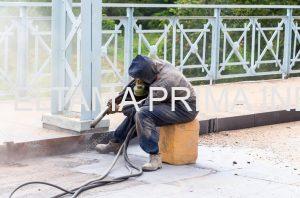 Penggunaan sandblasting dalam Proses Pelapisan Permukaan