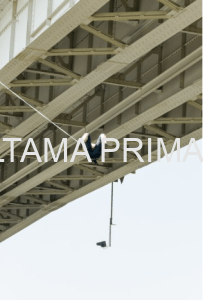 Mengoptimalkan Kebersihan Jembatan dengan Jasa Cleaning Rope Access