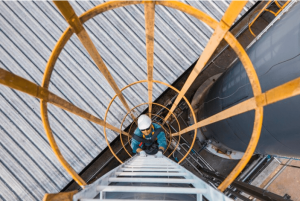 Jasa Cleaning Rope Access Cerobong: Solusi Bersih Efisien