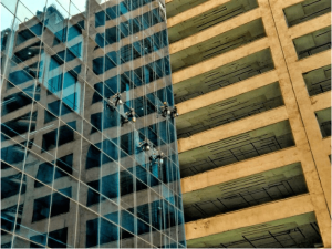 Pelayanan Pembersihan Rope Access: Solusi Terbaik untuk Kebersihan Anda