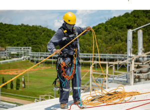 Meningkatkan Produktivitas dengan Menggunakan Jasa Rope Access untuk Pekerjaan di Ketinggian