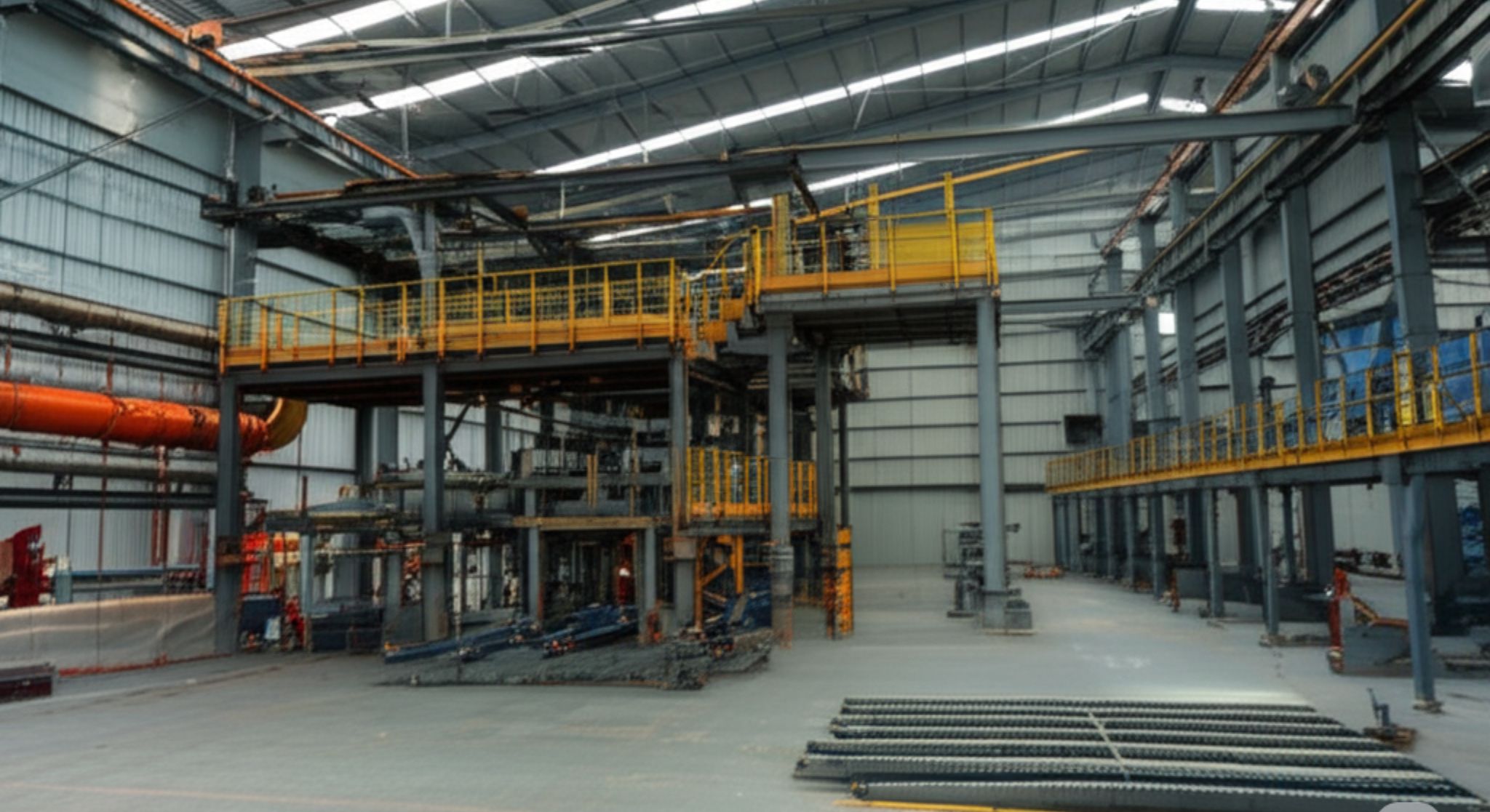 Pekerjaan jasa sandblasting manufaktur pada mesin industri di pabrik