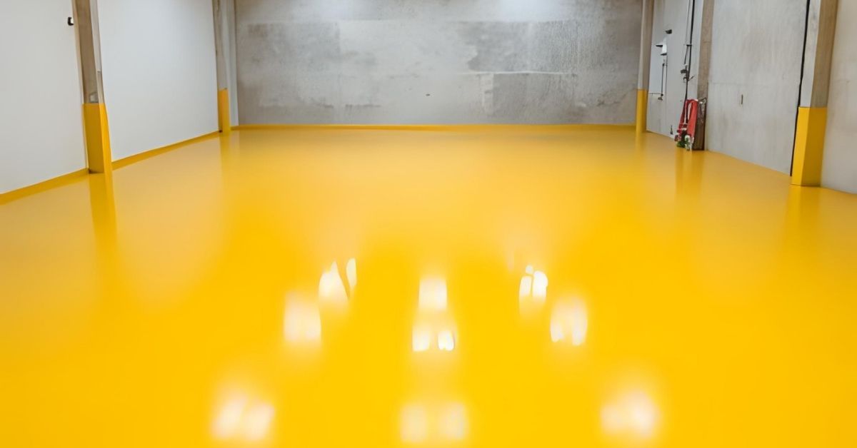Jasa kontraktor epoxy lantai di gedung jakarta timur, meggunakan cat warna kuning Foxapaint